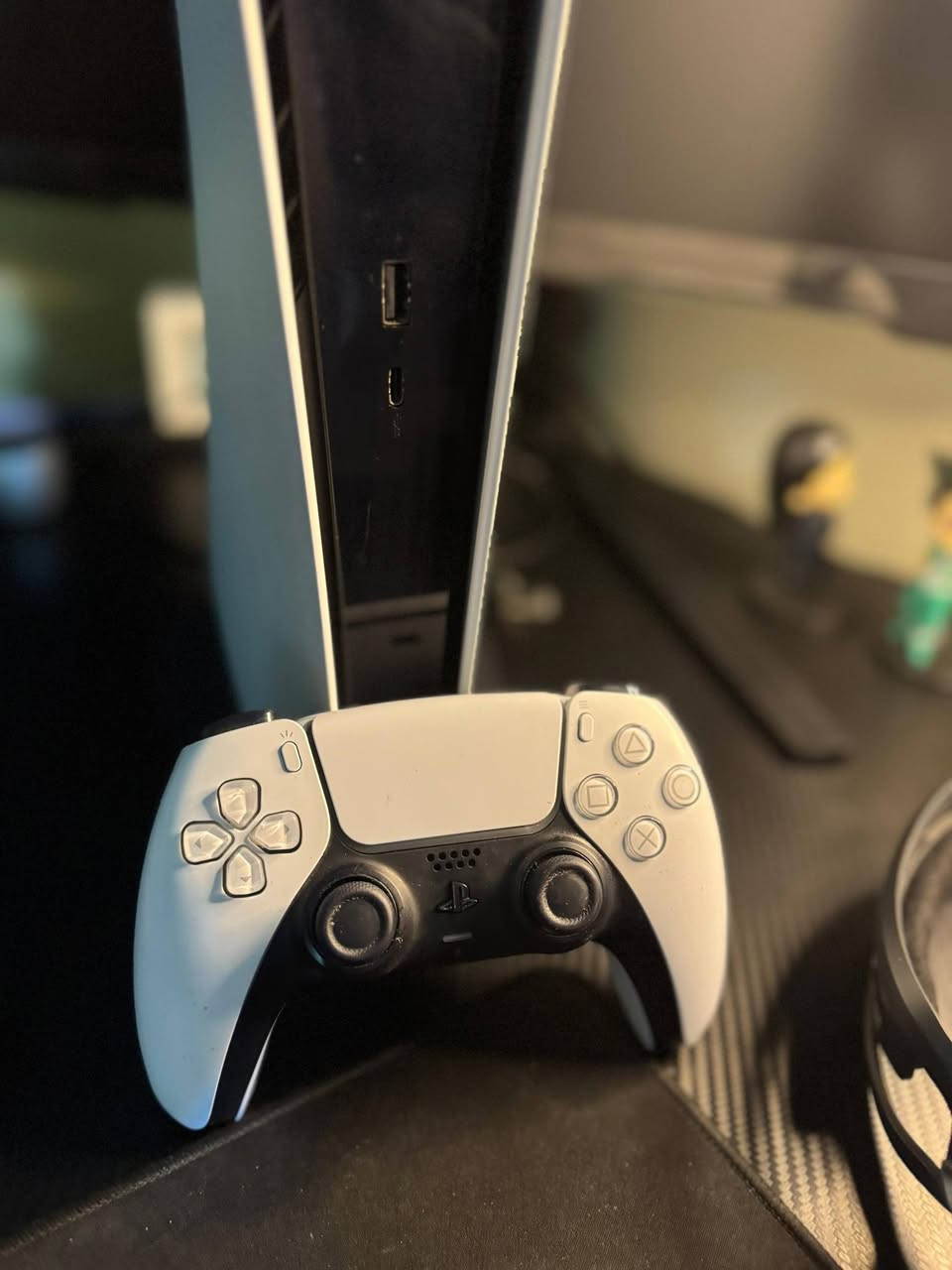 سلام عليكم ورحمة الله وبركاتة بلي فاف ديجتال مستعمل بس قليل حيل الله شاهد نضيف 90 بل 100 لا مفتوح ولا مصلح 
و بي 41 لعبة 
العاب
1- Call of Duty modern warfare Remastered
2- Call of Duty modern warfare 2 Remastered
3- Call of Duty modern warfare ( 2019 )
4- Call of Duty WW2
5- The last of Us 1
6- The last of Us 2 Remastered
7- Tomb rider
8- Rise of The tomb rider 
9- Shadow of The tomb rider
10- God of War Ragnarok
11- Farcry 5
12- Farcry zero dawn
13- Dying light
14- Assassins creed Odyssey
15- Assassins creed Origins
16- Assassins creed Valhala
17- Battlefield 1
18- Battlefield V
19- Battlefield hardline
20- Ghost recon wildland
21- Ghost recon breakpoint
22- The witcher 3
23- Fallout 4
24- Watch dogs legion
25- Back 4 blood
26- DOOM Eternal
27- Metro Exodus
28- Mafia
29- Spider man miles morales
30- FC 25
31- Fifa 23
32- Borderlands 3
33- The evil within 2
34- Batman
35- Batman : The enemy within
36- The division 2
37- Wolfenstein 2
38- Resident evil 2
39- Unravel 1
40- Unravel 2
41- Mortal kombat 11
السعر650بي مجال شي قليل 
موقعي بغداد
رقمي ***********
الي مو شراي لا يدخل يراسنلي
