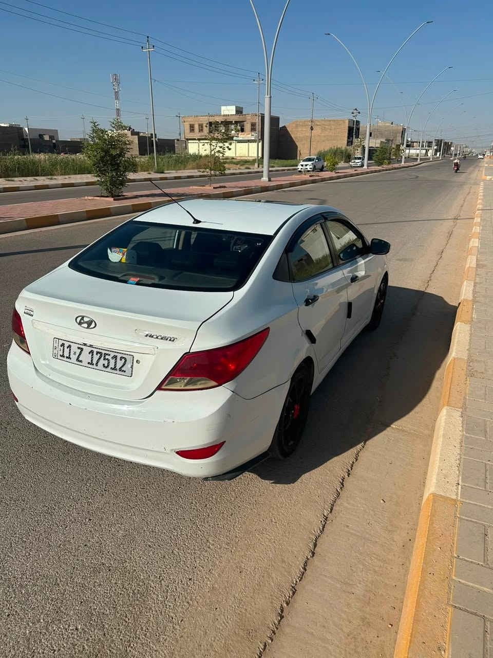 سيارة اكسنت ٢٠١١
كير محرك كفولات 
تبريد ثلج
ماشية ١٣٠
السعر ٨٧ وبيها مجال 
ضررها بنيد وجاملغ عكس السايق
***********
