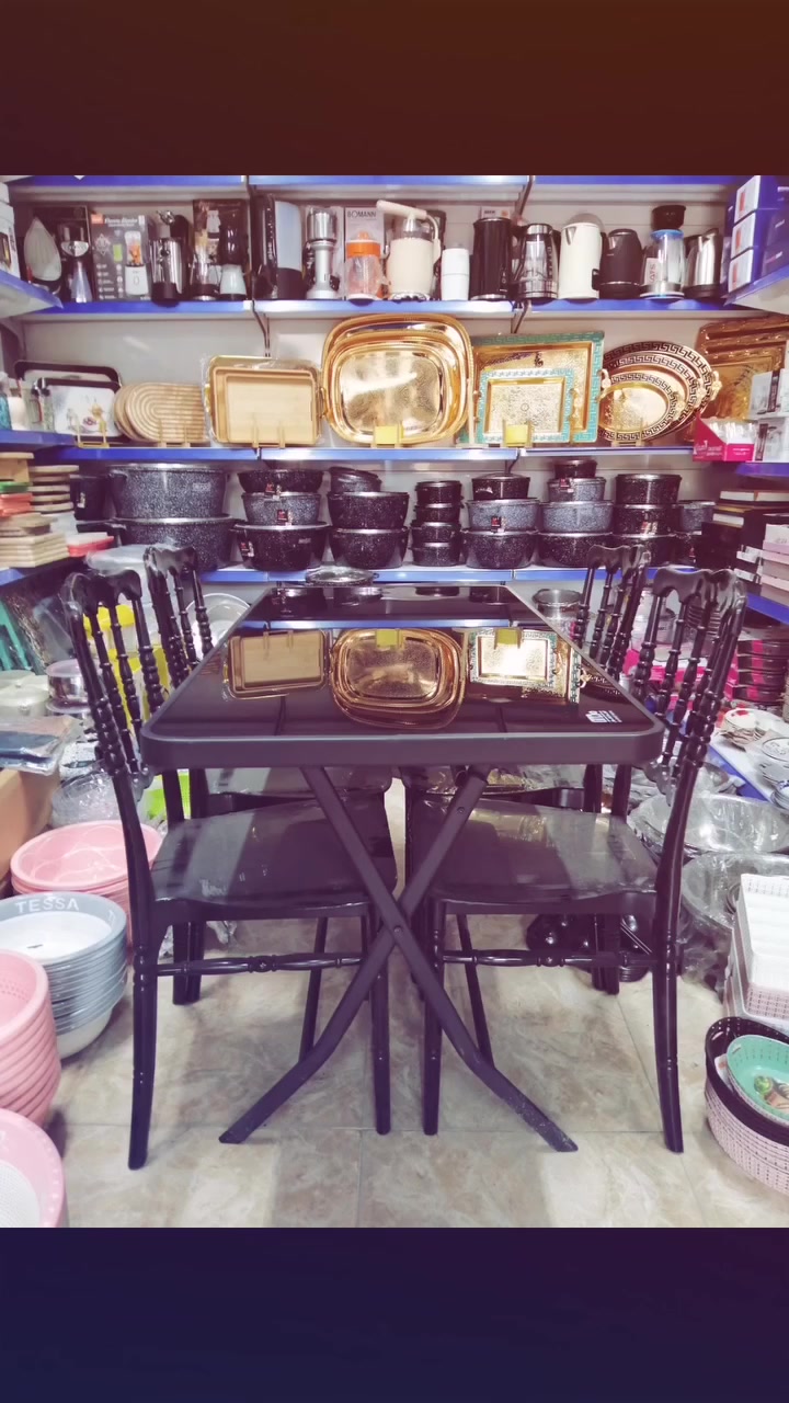 ميز حديد 
جام ضد الكسر 10 ملم يناسب الجلسات الداخلية والخارجية يتوفر باللون الأسود والابيض 
مستعدون لتجهيز كافه المطاعم والكافيهات 
للبيع جمله او مفرد للاستفسار مراسله الصفحه او الاتصال على 
***********
