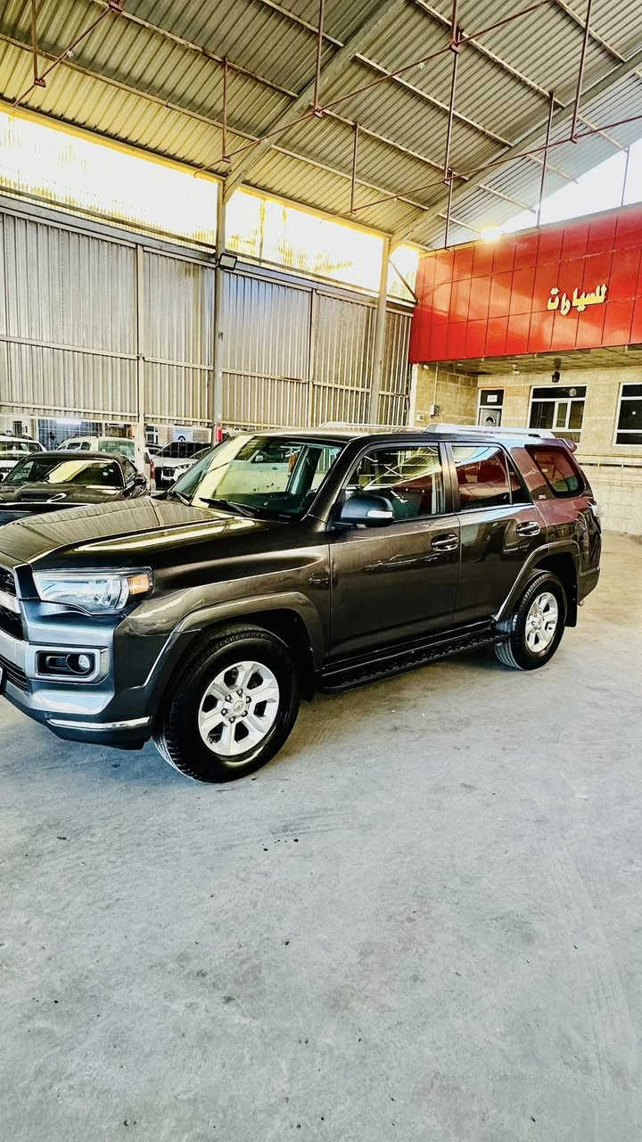 السلام عليكم
فور رنر 2017 
ستة سلندر V6
دفع رباعي 
شاشة كبيرة 
كاميرا 
تحكمات جهتين 
كروز سرعة 
7 راكب 
رقم وسنوية وهزة جديد 
رقم اربيل 
مكان السيارة اربيل 
بيهة صبغ اربع قطع بنيد وجاملغات ثنين وقبغ الصندوق بدون شواصي 
السعر المطلوب 205 ومجال بسيط
ت ***********
