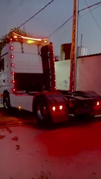 اكتروس 2004تانكي2023انمار جلو. سياره جاهزه  جوا الشغل  07714026531