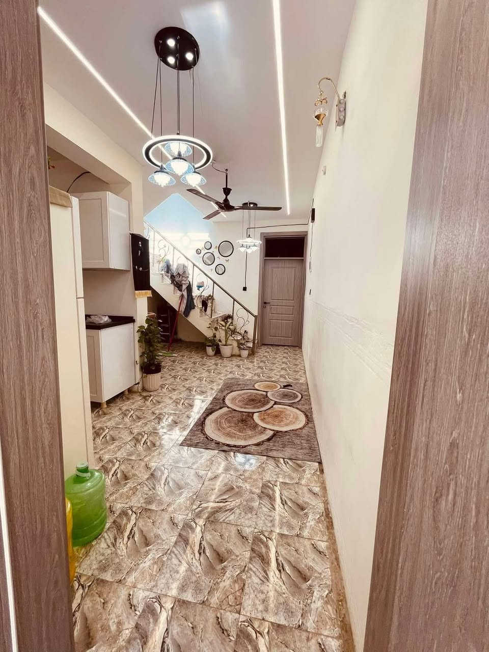 سلام عليكم يوجدلدينا مشتمل للبيع في حي الاساتذة خلف المول مدينة حمورابي السياحية
المساحة ١٠٠ متر طابوزراعي 

المحتويات المشمل ٢غرف نوم صالة مطبخ صحيات بناء جديد 

السعر ٩٠ مليون قابل للتفاوض 

الاستفسار عل الرقم ***********

مكتب عقارات 🏡 الزيتون 

العنوان المكتب الزيتون شارع60 مدخل حي الحسين الكرامة الشارع مقابل مدينة حمورابي السياحية مقابل ستوديو ستوديو مصور دبي مقابل صيدلية نارنج
