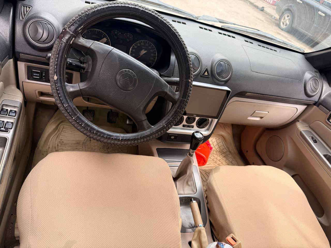 السلام عليكم مكلف بل نشر سيكي موديل 2012 
مكينة سيكي اصلي معمر جديد تبريد ثلج طخم جديد 
بوند صبخ 
صندوق صبخ 
شرط التحويل هزه ورقم جديد السعر 53 وبيها مجال بصيط 
***********
