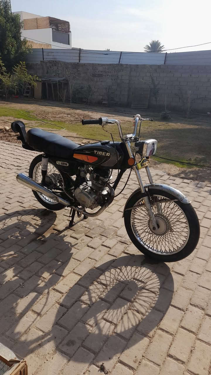 للبيع اربعه كير محرك ناعم شلعه معدل فول موديل ٢١ اوراق السعر ٣٢٥ المكان كربلاء شارع بغداد قرب سيد الوصياء عمود١٢٨ لستفسار على الرقم ***********
