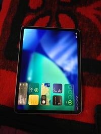 ايباد ام تو • ١٢٨ • شاشة مخدوشة