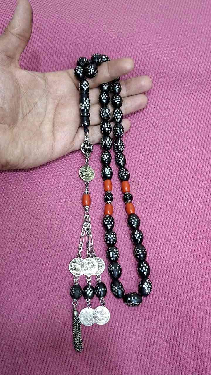 . يسر حجازي مكاوي قديم  .
 . العدد 33 ثلث نضافه تامه فواصل مرجان   .  
. كركوشه انتيك 3 خرزات حجازي قديم ومرجان . 
 .   وزن السبحه الوزن 67 غرام صافي .
                  
………… تواصل خاص السعر والتفاصيل 
او تواصل واتساب او على رقم ***********

مكاني الناصرية الحبوبي مركز المحافظة 
يوجد توصيل كافه محافظات العراق. 🚛
