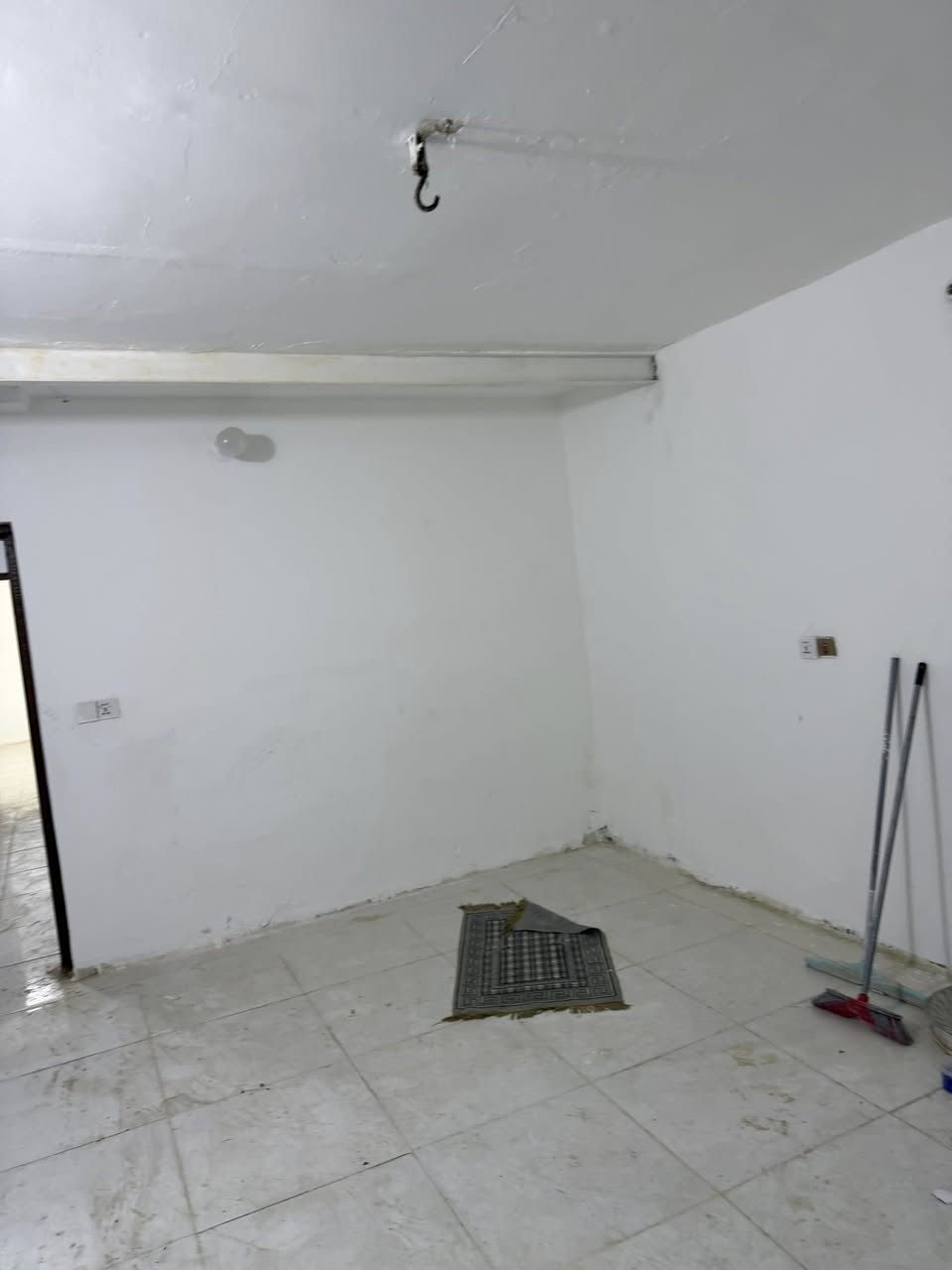 ء
بيت للبيع الشعب العقاري الثانية 
المساحة 80 م
الواجهة.  4.25
النزال.        19
بناء وسط
لاستفسار
مكتب بغداد لوساطة العقارية
***********
***********0
