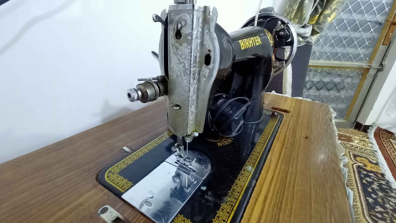 سلام عليكم 👋✨
عندي هاي مكينة الخياطة للبيع 🧵🧶
شغالة ما بية مشكلة ماطور ودواسة ✅🔌
يجي وياهة ميز نظيف مثل ما واضح 🪵📸
سبب البيع جبت غيرة 🆕
العنوان الديوانية-دور حجي هندي 📍
للاستفسار *********** 📞 ديوانية, القادسية
