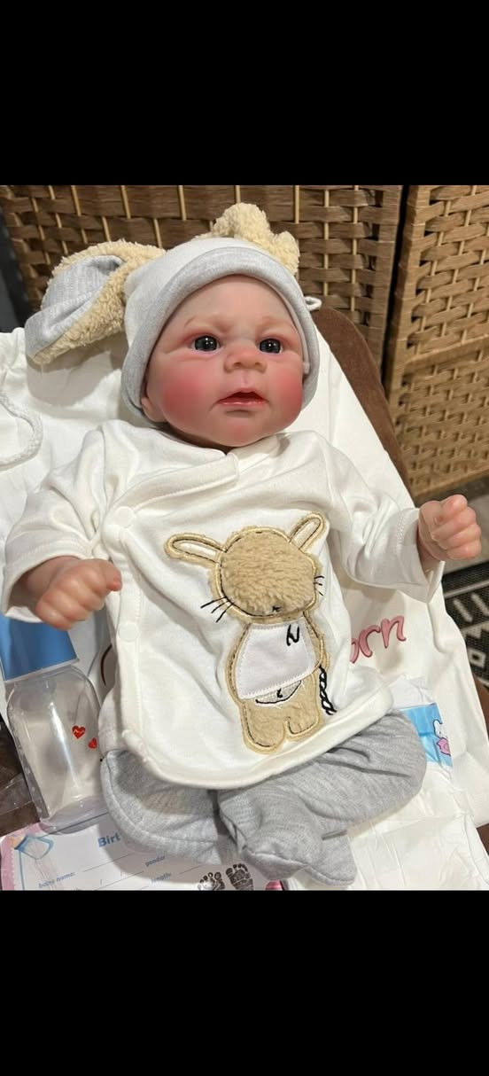 توفر لدينا لعابة سلكون كامل الجسم ملامح بنوتة حقيقية للحجز والاستفسار خاص ***********
