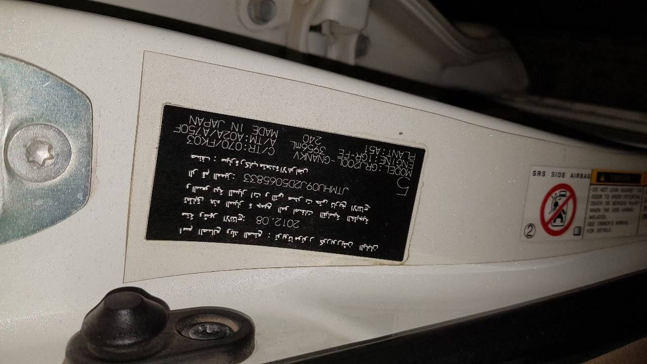 للبيع لاندكروز موديل ٢٠١٣ فطيم باسمي عنواني بغداد ٦ سلندر فتح سقف  حساسات امامي وخلفي تخم تاير مري شفط محرك خير من الله بلادي ما مفتوح صدر جيد وباقي مواصفات تعرفونه بيه صبغ بالجاملغ خلفي من جهة الصدر دعاميه الأمامي بيه شخود بجهة الايمن سعر ٣٨ رقم بغداد ن  تحويل ثاني يوم رقم هاتف ***********
