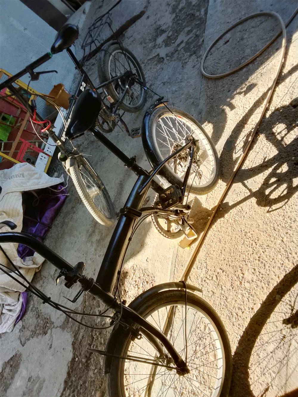 عنوان بغداد تاجي
بايسكلات ثنين واحد طبكه همر ب75بي مجال بسيط
الثاني طبگه عادي ب65بي مجال بسيط
رقم هاتف ***********