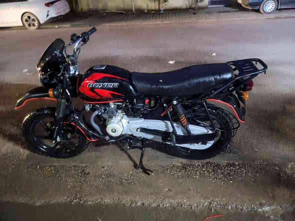 السلام عليكم بوكسر موديل 2023 دراجه نضيفه سنويه اورقام اصولي بسمي رقم نجف مداور بسمك ثاني يوم  دراجه نضيفه ما متعوبه ما مشتغله دلفري السعر 2250 الف قفل
تواصل ***********
