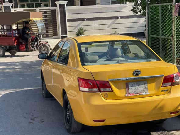 السلام عليكم  BYD G3 2016 محوره كير ومحرك كورلا 1800 ام القبق الاسود المرغوب سياره مكفوله كفاله عامه من ضربه وصبغ وتبديل وحار وبارد بيها طخه بخشم البنيد ومصلحه على كدها صدر تخم تاير تبريد كير محرك كله كفاله سياره جديده وممتعوبه  شرط بعدهي بكتلوكات الشركه ماشيه 70. حقيقي 
سعرها 62 وبيها مجال حك الجيه مكان السياره بغداد 
رقمي ‭

‭0776 609 5788‬
