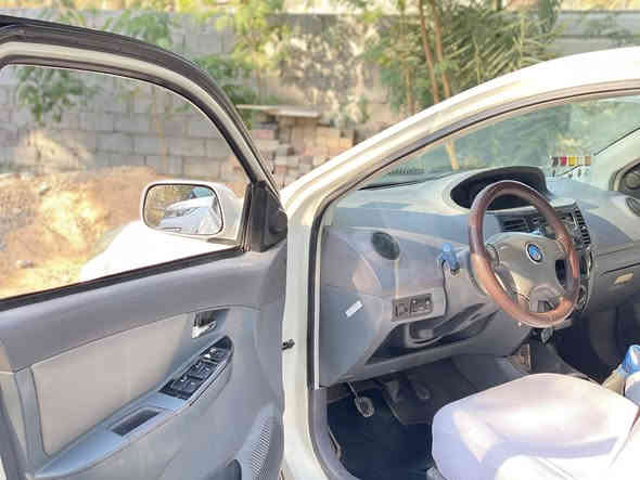 مساء الخير عليكم 
جيلي ام كي موديل 2013
جاهزة من كلشي 
تخم تاير 
مكينة كورلا كير عادي
داخلها دوشمة ابيض 
تبريد تدفئة 
ما ناقصها لو برغي 
بأسمي
وتحويل مباشر رقم بغداد
سعرها 48
بيها مجال قليل 
للاستفسار لاتصال ***********
