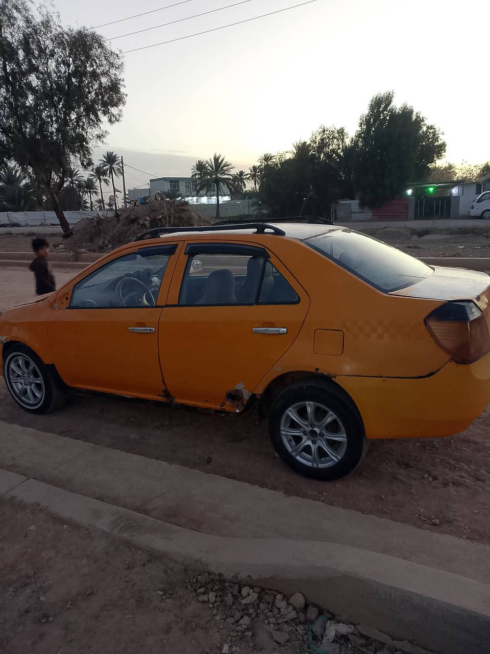 السلام عليكم سيارة جيلي البيع كامل حدادية وكهربائيات كير ومحرك كورلة رقم نجف سعر مناسب ***********
