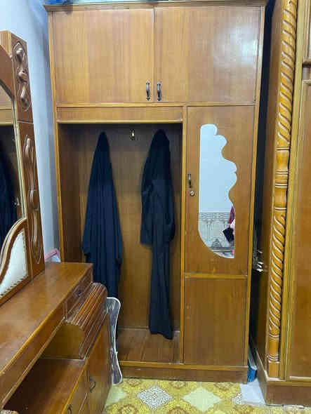 السلام عليكم غرفه نجاره عراقيه نضيفه سعر 800 بيهة مجال ***********
