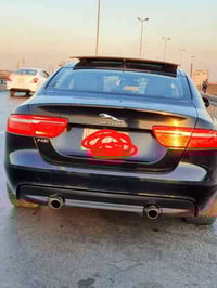 جاكور رقم بغداد  للبيع او مراوس  سياره فول واحد ع واحد  فئه XE حادث جا...