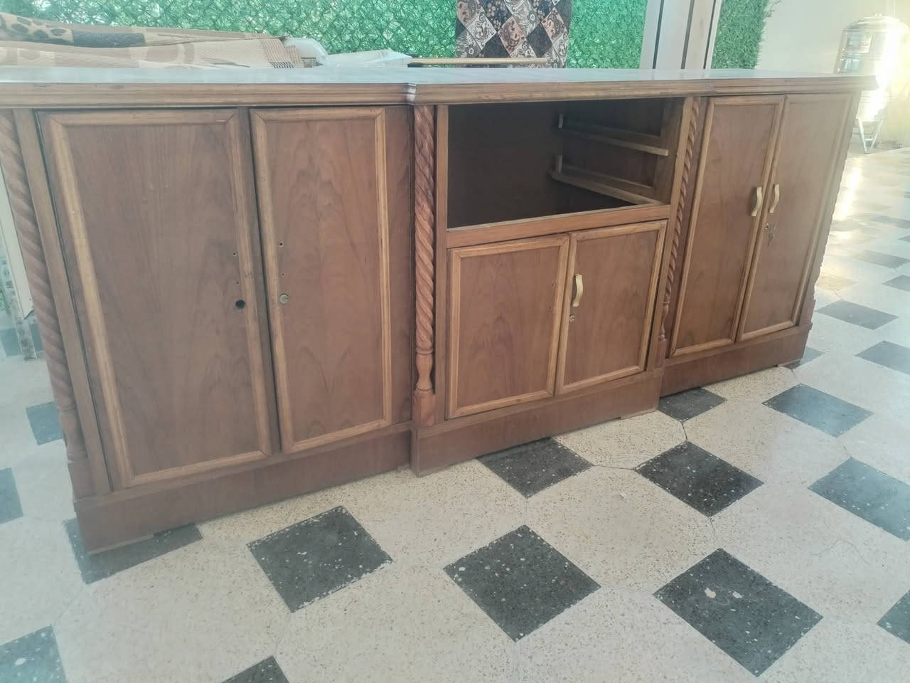 ضالسلام عليكم عندي بوفيه احطاطه قياس مترين ونص ثكيله ونظيفه حيل قبل كم سنه اخذتها بيها ضرر بسيط من الداخل  الجرارات موجوده نهايتها ب١٨٠ مكان محموديه ناحيه الرشيد


**إذا كنت صاحب هذا الإعلان وتريد حذفه لأي سبب، رجاءا أرسل رسالة إلى الدعم الفني**