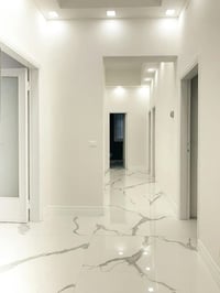 (( صباغ بيوت )) وابواب شبابيك حديد   حاليآ متفرغ صبغ وتصليح الجدران و ...