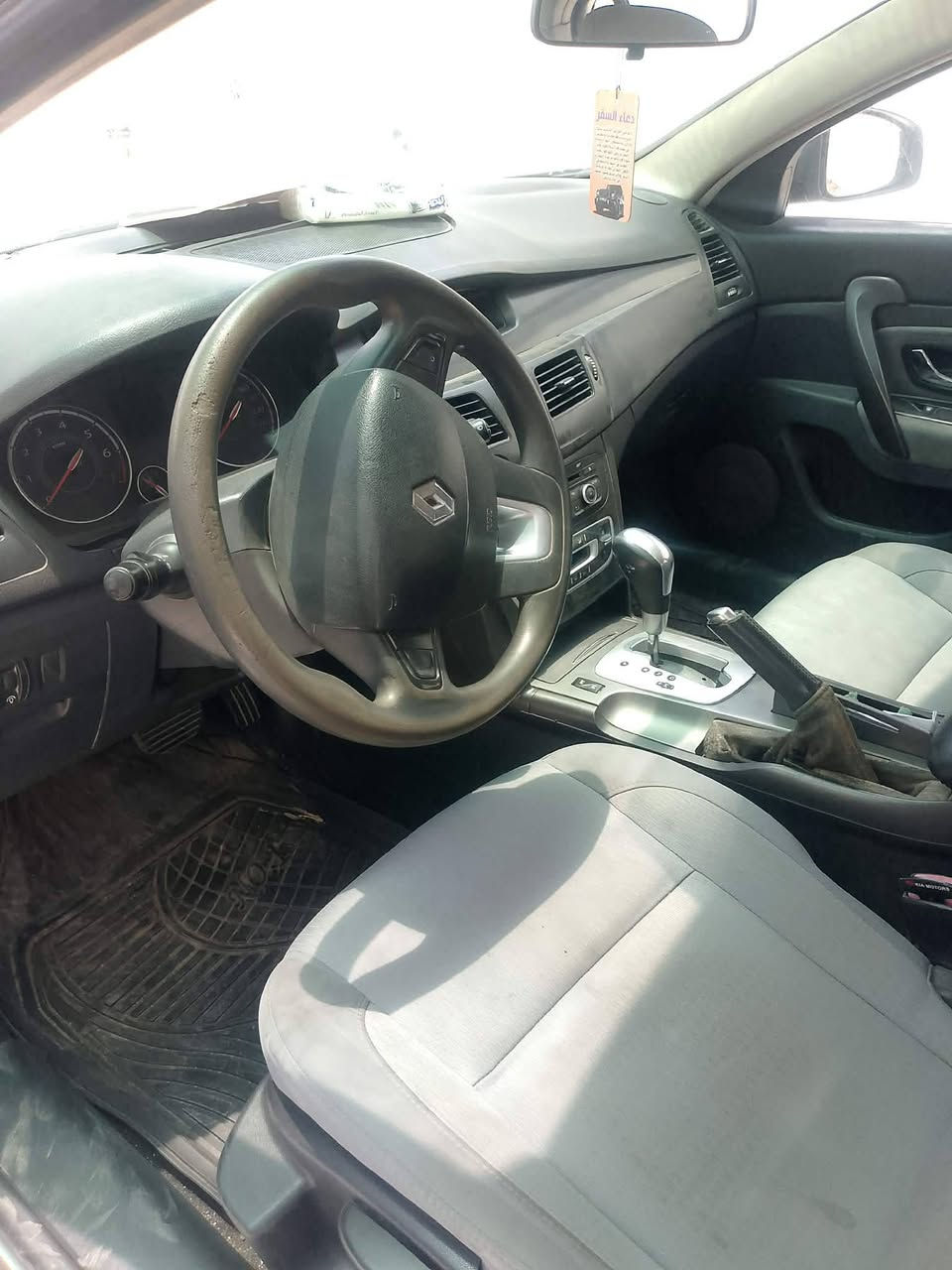 السلام عليكم للبيع او المراوس رينو سافران رقم اربيل الجديد موديل 2015 مكفوله من الضربه والصبغ بيه فقط جراد قماره وبنيد مكينه وكير وحداديه خير من الله العنوان الديوانيه/ قظاء الشاميه للستفسار ***********/
***********
