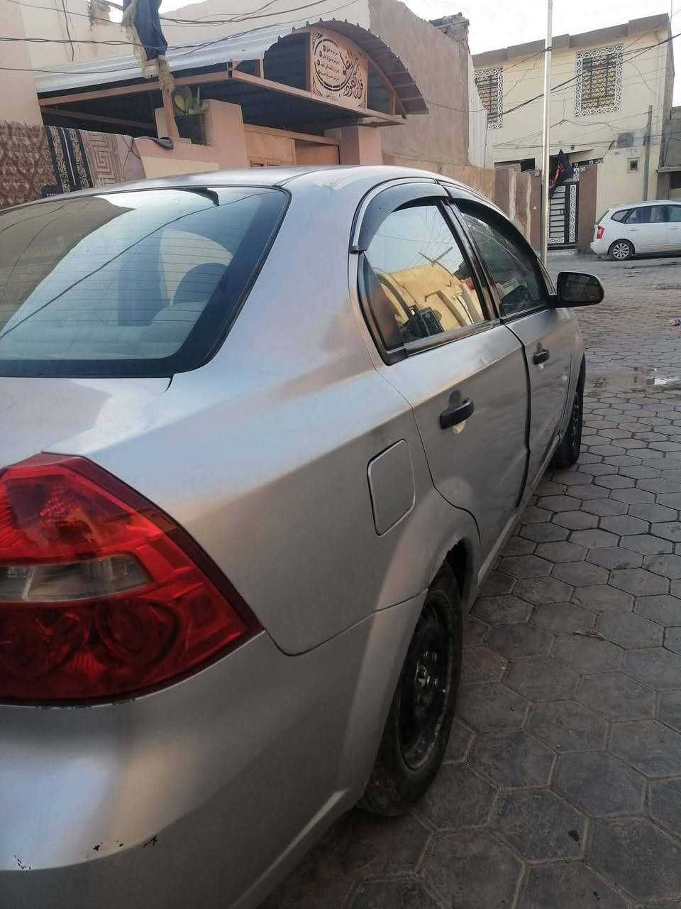 سلام عليكم
افيو موديل 2007 مكينه 1600 مسكر جديده تايرات جدد مصبوغه حزام السعر 60وبيها مجال
***********
