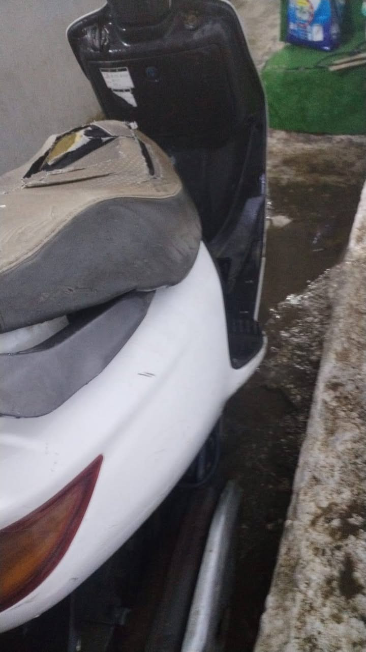 السلام عليكم دراجه فراشه نظيفه محرك ما مفتوح دراجه على الفحص العنوان ديوانيه الاسكان كهربائيات شغاله سعر 375 والشراي بخير يتدلل الرقم ***********
