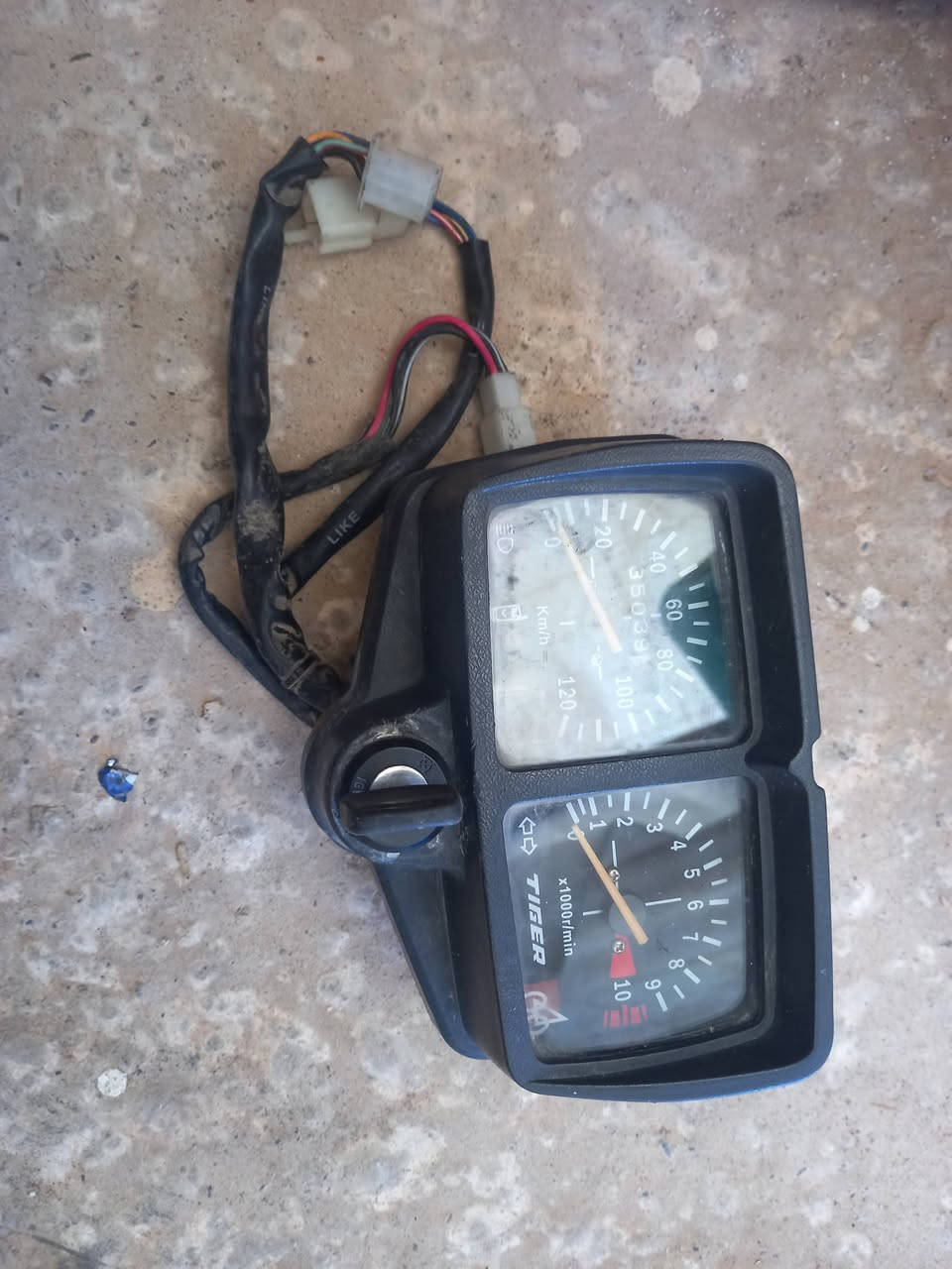 *********** *********** 
اخوان مرحبا هاي الويل اثنيناته 40,000 ونظيف وعدل شرط ويا مالته ثانيا الدجبول ويا السويج ب 13,000 ثالثا والسبايه والستيرن اثنيناته 15,000 وهاي القفخ وحدها 5000 عنواني تلعفر حي المثنى الاولى قرب عياده الدكتور عباس شيخو
