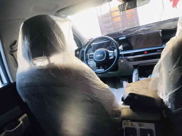 #اعلان_بيع

السلام عليكم 

سورينتو موديل 2024
ماشيه ٢٧الف 
مواصفاتها خليجيه تحكم ستيرن شاشه تحكم كشنات كهربائي   فول ماعده الفتحه 
تشغيل عن بعد مري كهربائيه شفط 
محرك 6سلندر للاستفسار اكثر 
اتصال  ***********
واتساب  ***********
