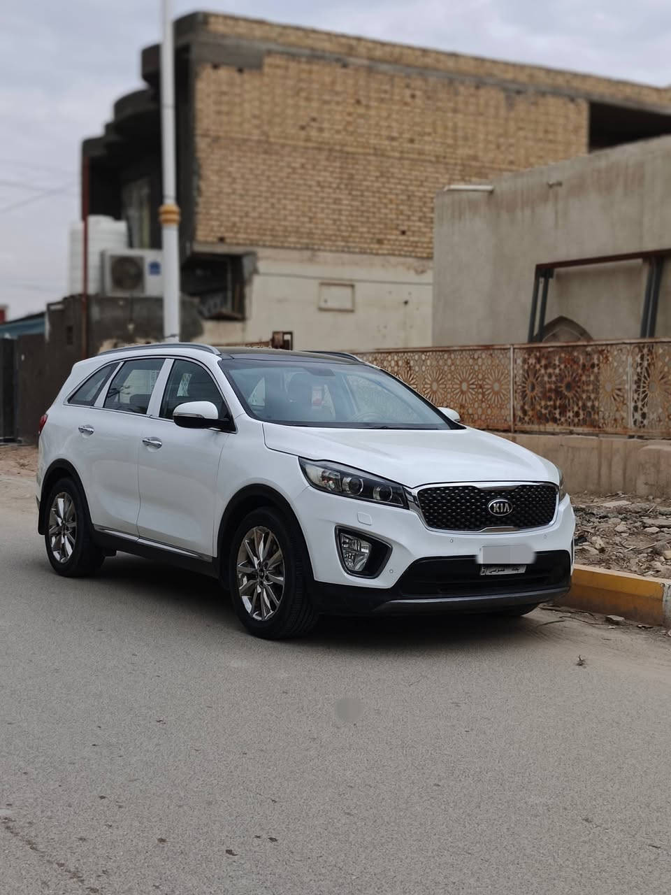 السلام عليكم
كيا سورنتو 2015 شكل 16 خليجي مكفوله كفاله عامة عدا حافة البنيد رش اثر زلوغ مو ضربة والباقي كفالة عامة فول موصفات VIP
حساسات امامية + خلفية
زراك لايت 
عدسات زنون
اشاير بالمري 
نظام ترحيب
بصمة دخول 
6 سلندر
لدات امامية خلفية 
بصمة تشغيل 
عداد شاشة 
شاشة عطلات 
شاشة صغيرة
كامرة دوارة 
بونراما 
كشنات جلد 
ثلاث قطع تبريد 
تبريد كشنات
كشنات كهرباء 
سبعة راكب 
تحكم ستيرن فول 
ماشية 90 km
رقم بغداد 
والسياره بيه بعد هواي موصفات السيارة 1/1 فول للأخير اعلى فئة بالسورنتو السيارة ما متعوبة على يد 3 من 2015 ولحد الان 
السياره حيل نضيفة السعر 205 وبيه مجال بسيط للاسفسار الاتصال على الرقم *********** عنوان السيارة ذي قار
