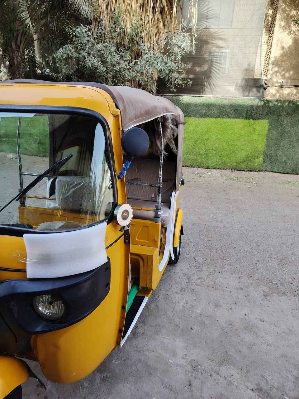 السلام عليكم تكتك ٢٠ شهر ١٢ تكتك كمله وحلوه بيه تعمير بل دوس وشويه يم بكليت الخلفي تكتك كمله كبل الشارع مكينه وكير واحد عله واحد تحويل ٢ يوم مكان بغداد حي اور السعر ٧ ملاين وبيه مجال التوصل عله هذه الرقم ***********
