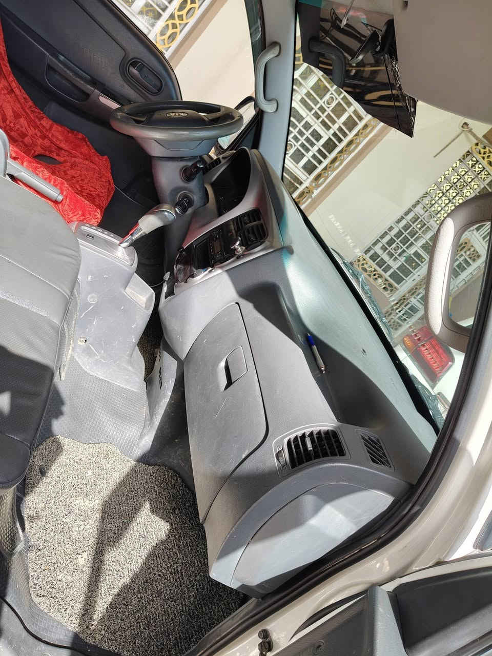 سلام عليكم للبيع كيا مسكر اوتماتيك بدون ارقام موديل 2020 محدث  مكفوله من العشائر وسرقه مكان سياره نجف سعر 53 وبيها مجال مكينه وكير كفاله ماعايزه كلشي ***********
