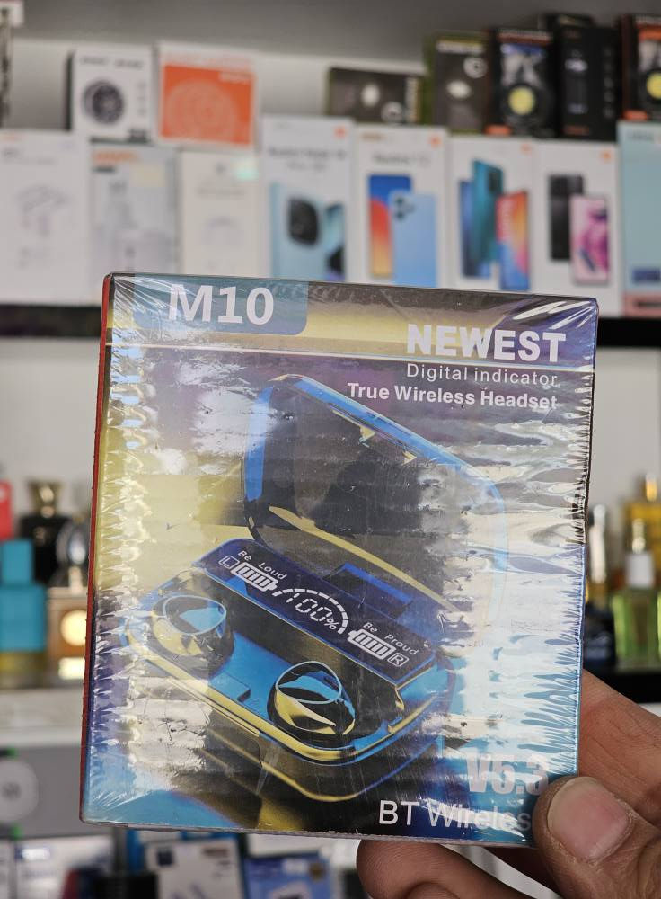 سلام عليكم متوفر لدينا سماعة ايربود شاشة شحن صوت عالي وواضح اشكال مختلفة 
ميسان حي العسكري خلف مركز الشرطة 
*********** عمارة, ميسان
