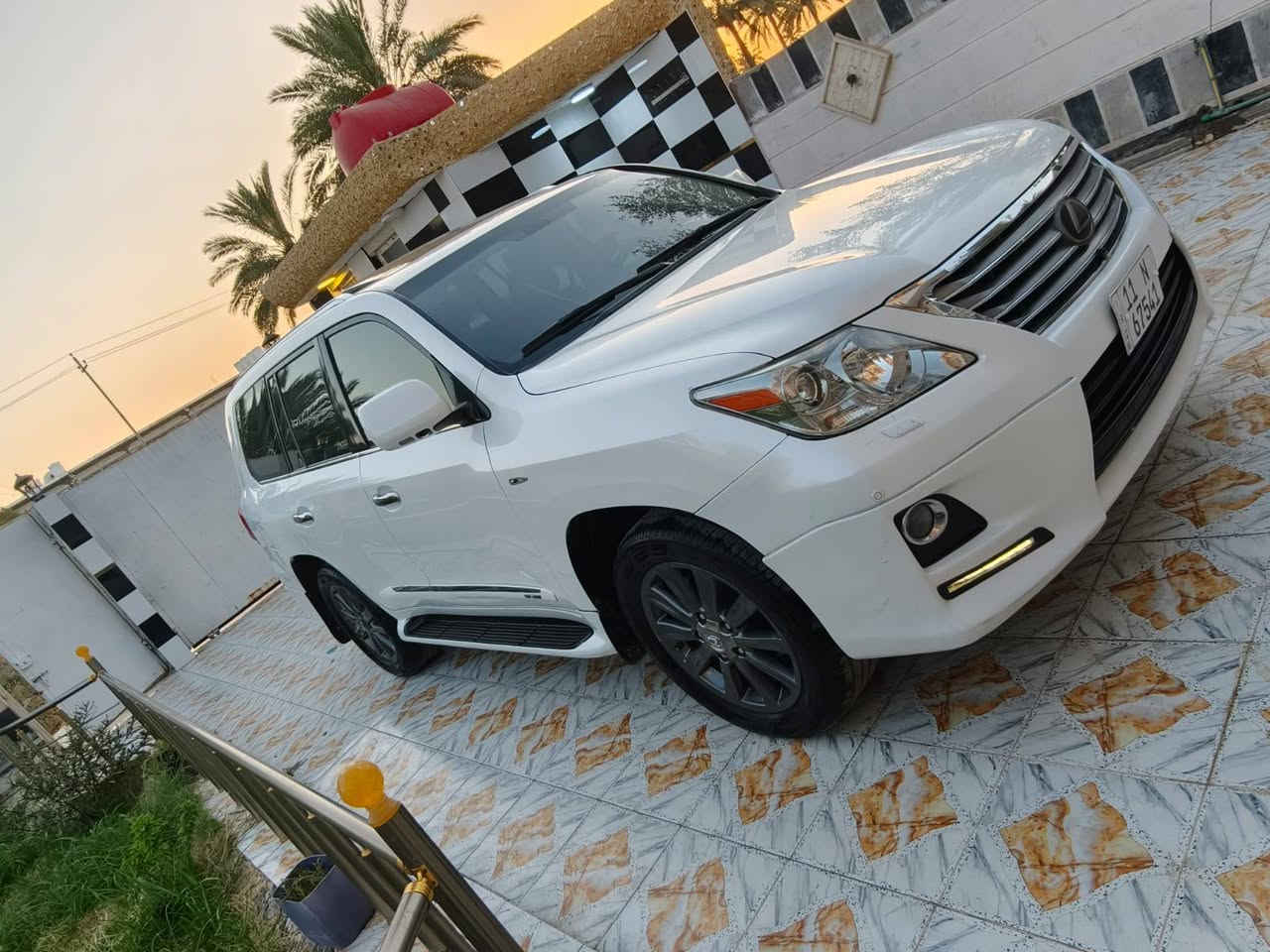 لكزز 2011فول مواصفات بريم رقم بغداد الدولي مكفوله كفاله عامه من عده كد شبر كارت بلباب الخلفي الاسفل السياره جديده مكينه وكير وحداده وتبريد تخم تاير جديد بشرط السعر 318$هاتف***********مكان السياره كربلاء طوريج
