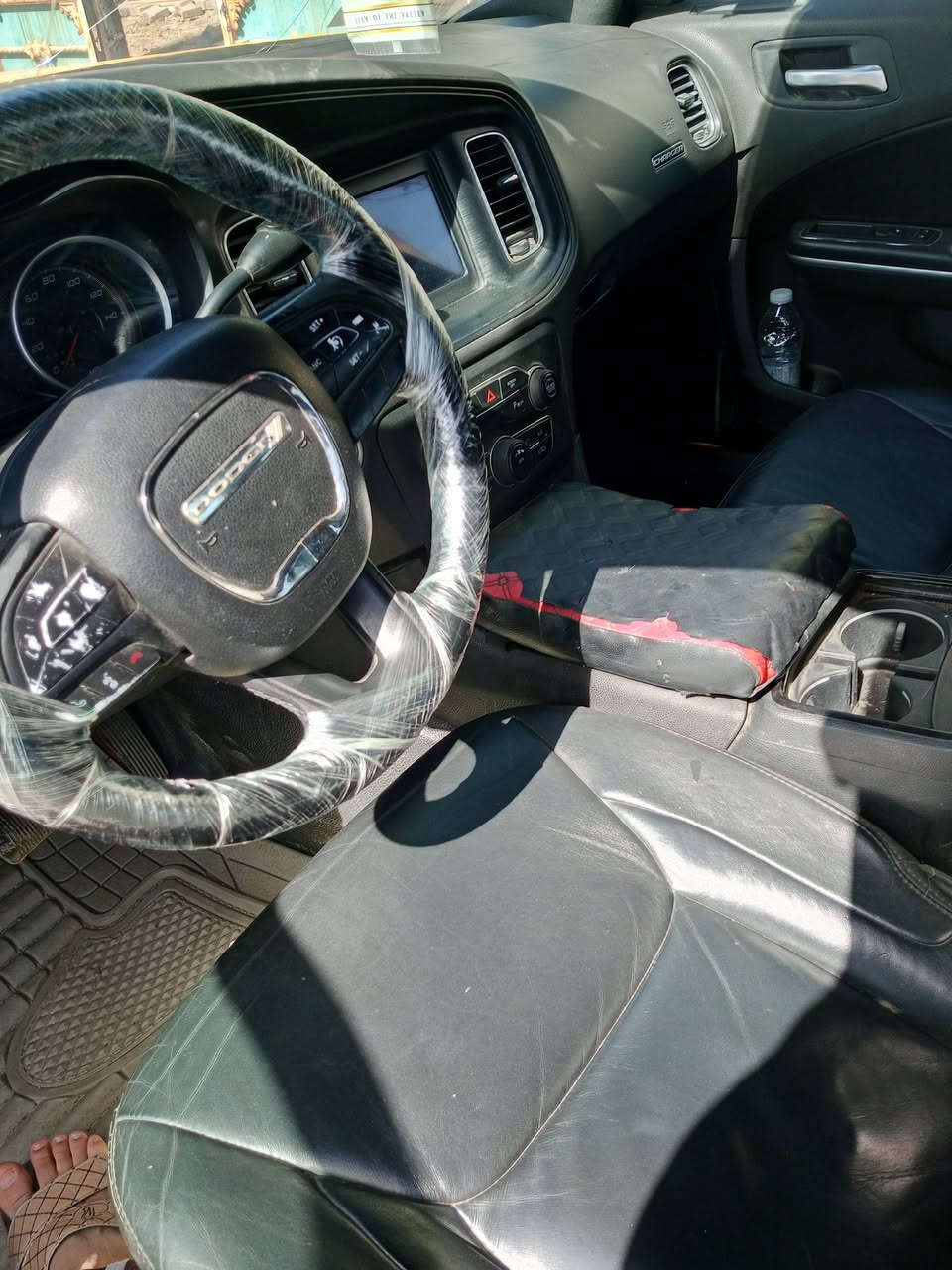 سيارة جارجر موديل 2019 بوليسي مكينه هيمي 5700 منظومه غاز. خطها عماره بغداد سيارة تخم تاير جديد وحداديه كارتون وكير ومحرك كفاله السيارة نظيفه مابيها كل نقص عوزها بس خيالها.مواصفاتها كدامك 
سعرها تصل وتدلل
***********
