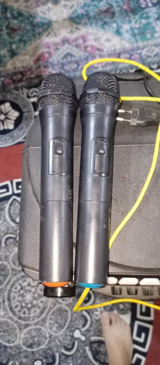 سلام عليكم سماعه اللبيع تشغل اواكس بلوتوث رام افلاش اخت الجديده سعر 175 وبيها مجال الشراي ***********
