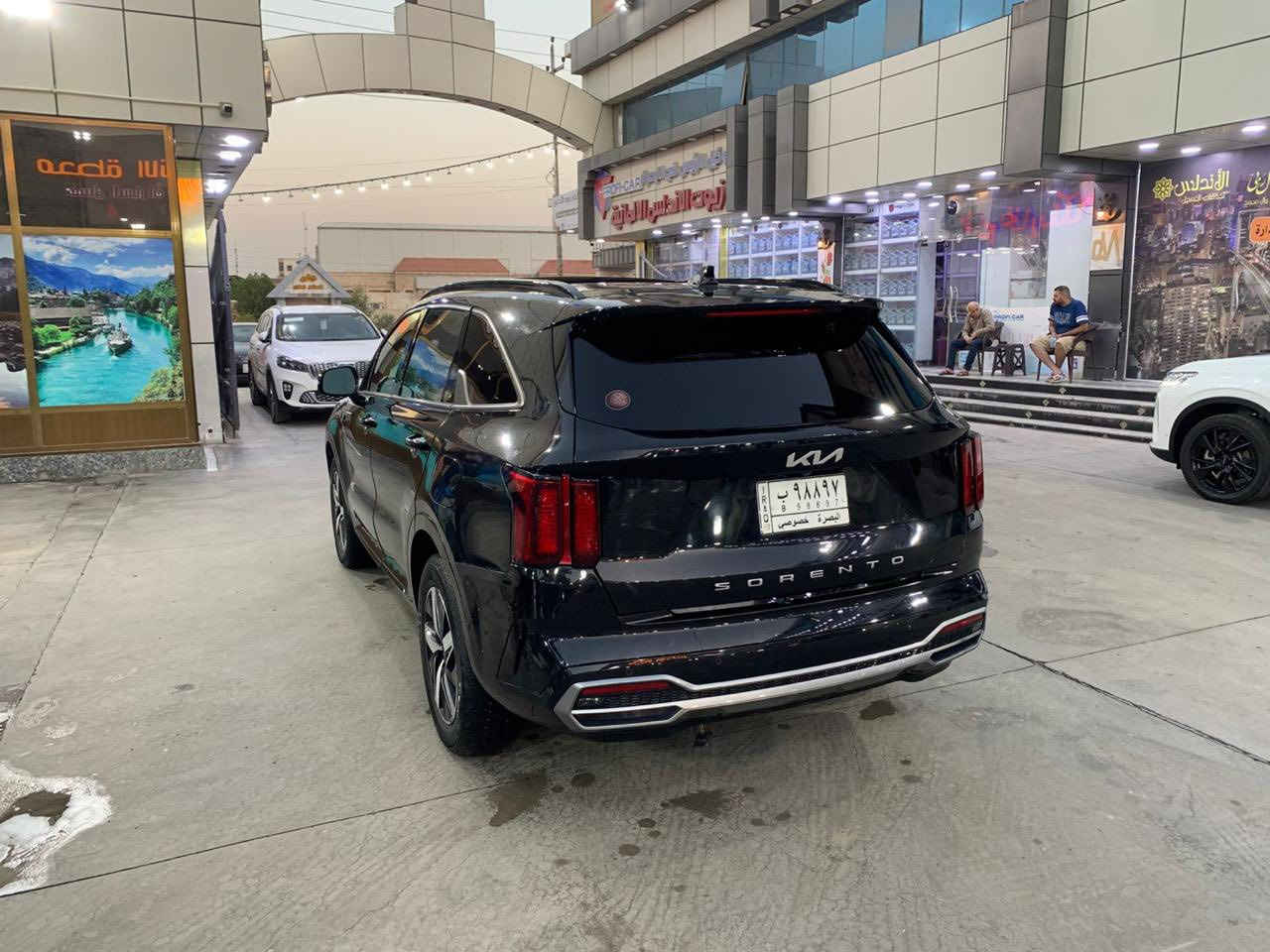 كيا سورينتو موديل 22 وارد امريكي 
الحادث موضح ب الصور
محرك 4سلندر تيربو 2500
7 راكب
سياره فول مواصفات للاخير
بصمه ،بانوراما، رادرات اماميه خلفيه جانبيه ، حساسات اماميه خليفه ، تبريد قطعتين ، كراسي جلد رياضيه منفصله تدفئه تبريد ، سايد بريد دكمه 5 وضعيات قياده فول تحكم قياده ومواصفات للاخير
سياره ما ناقصها برغي كلشي بيها جديد ترايك وين ما تريد، 
لوحه بصره وكاله تحويل كلشي حاضر بي
السعر 210 بيها مجال،
***********
