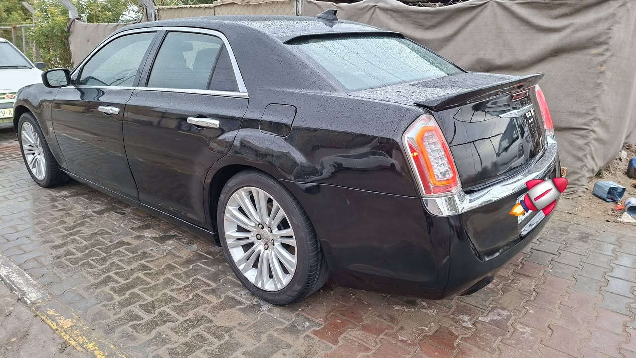 السلام عليكم
اوباما 2013 s 
 مواصفات S   معروفه 
محرك ٣٦٠٠ 
كير طيار 
ماشيه ٢٤٠
رقم واسط جديد باسمي 
السياره حادثه جاملغ خلفي وامامي فقط بأمريكا وبيه صبغ كلير 
وحاليا صبغته عام بدون حادث بدون كلشي وعندي تصويره قبل لا تنصبغ  ومن صبغت صور وفديو توضيح قبل اقل الشهر صبغته
السعر ١٤٥ وبيه مجال 
مكانه واسط مركز مدينه 
اتصال  ***********
