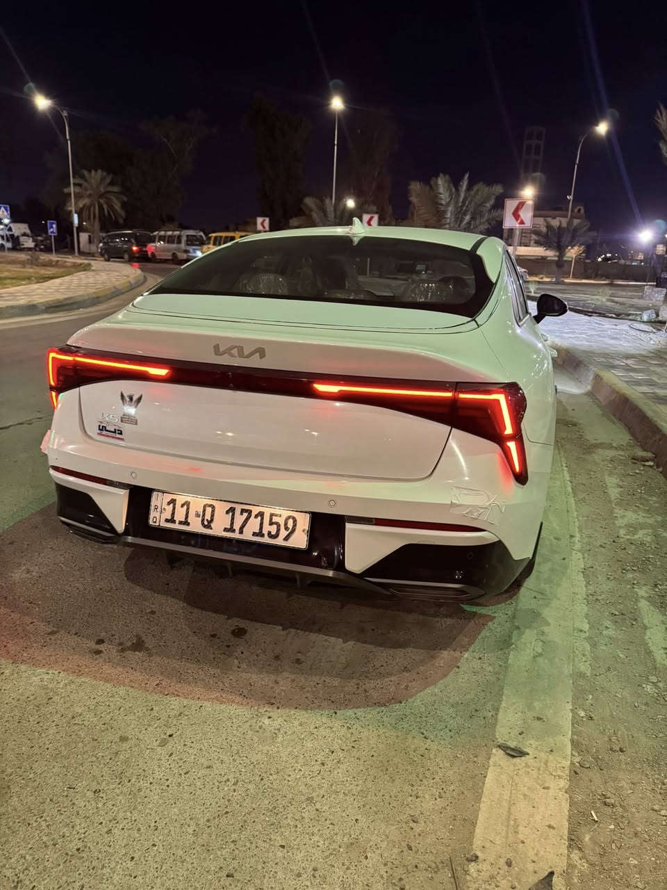 سلام عليكم k5
موديل 24 خليجي مكفوله 
ماشيه 8 آلاف 
اب اسمي سياره 
بصمه تشغيل عن بعد 
كرسي كهرباء 
شاشه متصله 
حساس امامي خلفي 
صاج 
قطعتين تبريد 
محرك 2500 
4 انضمه قياده 
تبريد لمس 
باقي مواصفات معروفه 
العنوان بغداد الدوره المهديه الثانيه 
هاتف ***********
السعر 223$بيها مجال
