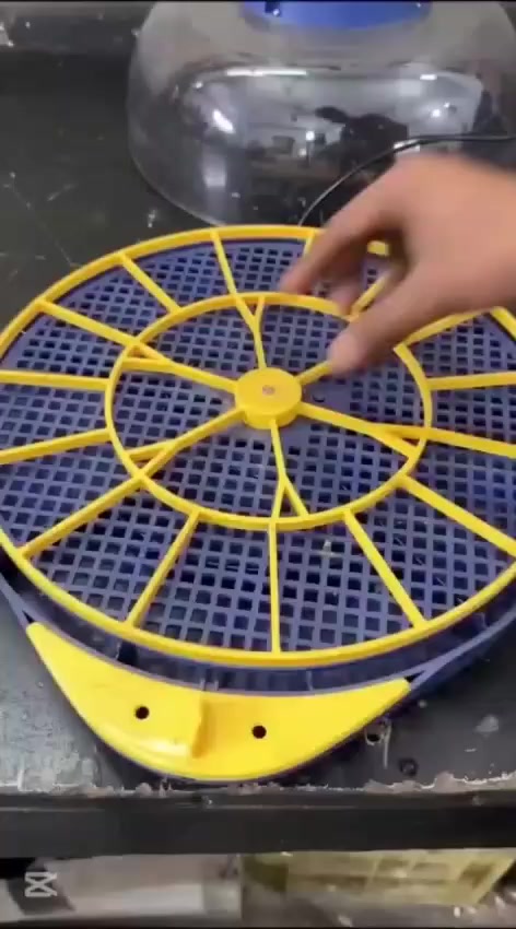 ابدأ مشروعك بخطوة واحدة من بيتك لتصنع مستقبلك💁🏻‍♂️  بـحضانة البيض الذكية 🐣 تقدر تبدأ الأن وتحول حلمك إلى حقيقة ودخل ثابت ومربح💰💸�
مشروع مضمون ، تشغيل سهل ، ونتائج مبهرة تصلح لجميع انواع بيوض الدواجن
🦆  🐥  🐓  🦃  🦚  🦢  🦜
نسبه تفقيسها  تتخطى 98 % 🤩🎀🎁
# لأول مرة فقاستنا تعمل الكترونياً من  حيث تقليب البيض وتنظيم درجة حرارة ورطوبة المفقس كونها مزودة بقناني ماء من دون اي تدخل انت ماعليك إلا إدخال البيض 
عند إنقطاع الكهرباء تتحول اوتوماتيكيا الى التشغيل بالبطارية بمجرد ربط قوابس البطارية 
👇 تخفيض بارخص الاسعار👇🏻                               الأحجام المتوفرة واسعارها 💰 
1️⃣ مفقس سعة 12🐣 بسعر 70 الف
2️⃣ مفقس سعة 16🐥 بسعر 75 الف
3️⃣ مفقس سعة 18🐥 بسعر 80 الف
4️⃣ مفقس سعة 32🐥 بسعر 90 الف
5️⃣ مفقس سعة 36🐥 بسعر 95 الف
6️⃣ مفقس سعة 48🐥 بسعر 105الف
7️⃣ مفقس سعة 52🐥 بسعر 105الف
8️⃣ مفقس سعة 64🐥 بسعر 115الف
9️⃣ مفقس سعة 70🐥بسعر 120 ألف                        هدية:
🚚 توصيل مجاني لجميع المحافظات 
🐥 🐥 🐥 
🌀 مميزات الحضانات:🕊️
✔ شاشة رقمية للحرارة والرطوبة
✔ تقليب أوتوماتيكي كل ساعتين
✔ إنذار عند أي خلل
✔ استهلاك كهرباء منخفض جداً
🛠️ دعم فني ومتابعة مستمرة:
إذا واجهتك أي مشكلة أثناء استخدام الحضانة، نحن جاهزون لمساعدتك فوراً حال الاتصال بنا
للحجز و الاستفسار
هاتف 📞    ***********
📲 واتساب ***********
