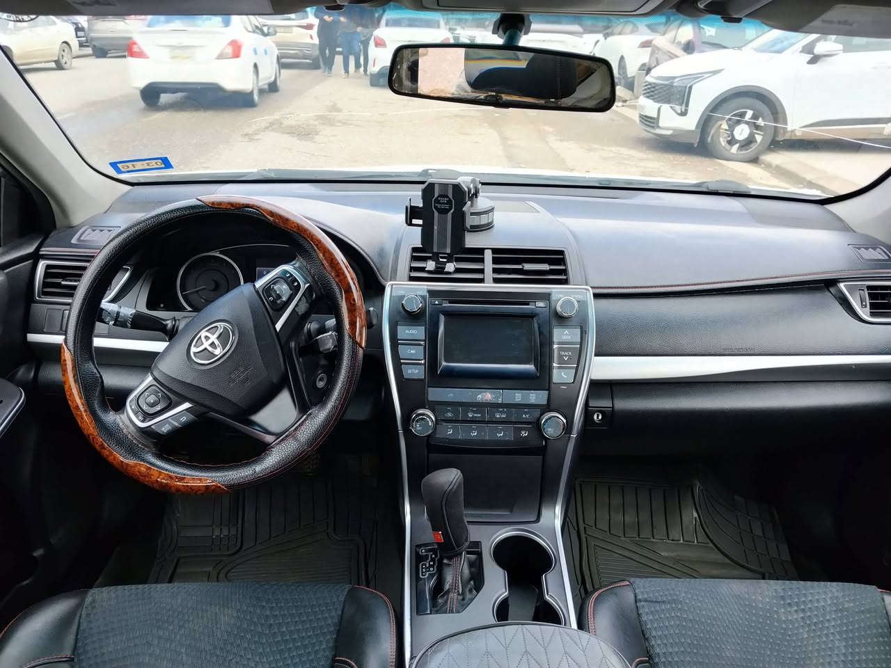 كامري 2016 كما موضح في السونار 
بدون نقوصات مكينه 2500 
للاتصال ***********
السعر 162 مجال قليل
