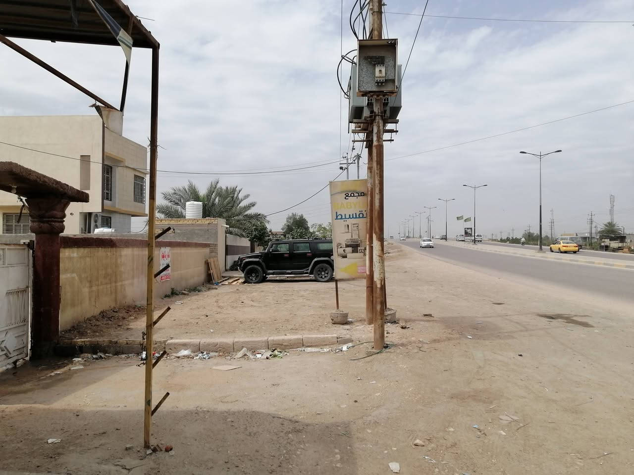 بيت للايجار للاغراض التجارية
المساحة ٨٠٠م 
مكانة اول ماتنزل جسر سيف سعد باتجاه الوردية 
للاستفسار ***********
