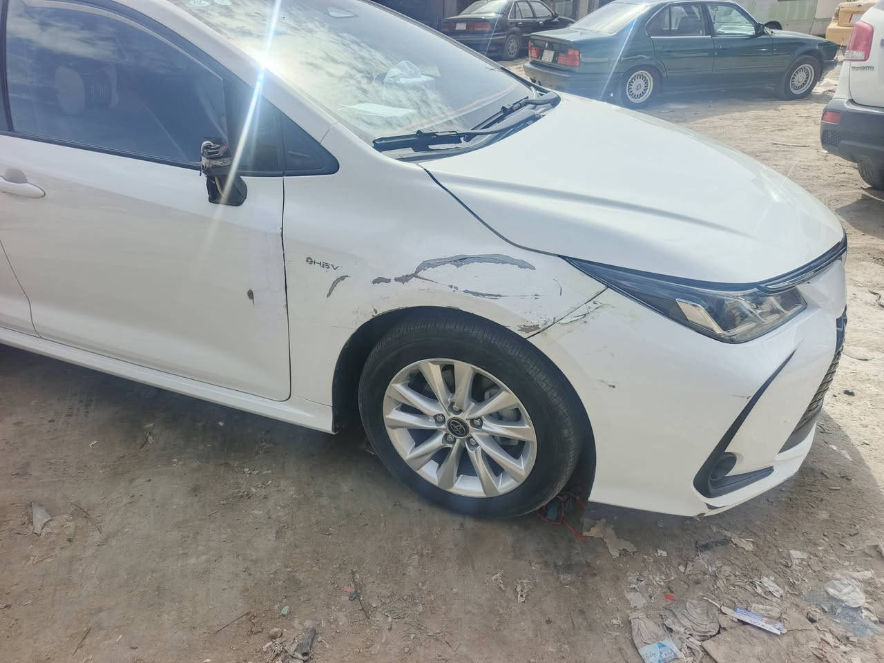 كورله مديل ٢٥ ماشيه ٢٤ الف بيهه هاي القطعه بعدي مامصلحه عل بارد جهه سايق الباب الخلفي بي بارد بصيط فول واحد عله واحد بسمي هايبرد سعر ١٣٨ رقم تلفون ***********
