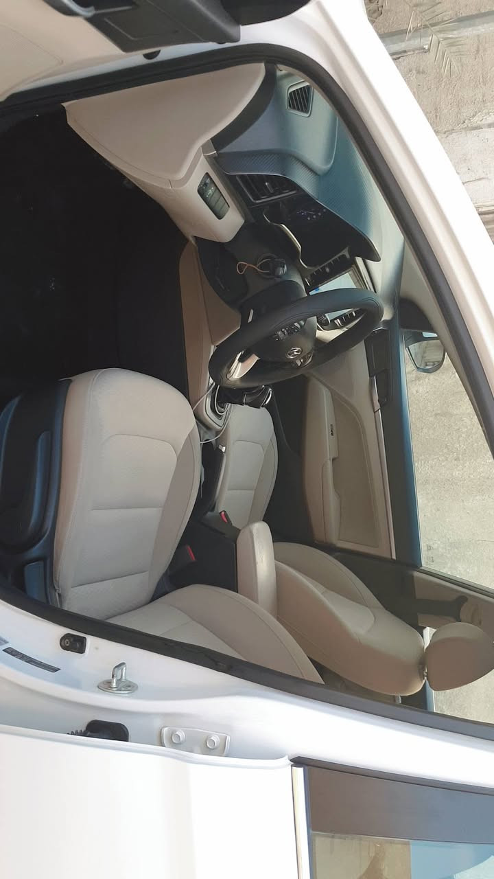السلام عليكم...
النترا 2020 خليجي فول مواصفات 1/1

شركة الكاصد ماشيه 91,000 km

بيها صبغ البنيد وربع الجاملغ الامامي

بدون حادث بدون ضربه بدون دواخل للجماليه 

مكينه 2000 دوش كير AT

دعاميه خلفيه مبدله 

رقم بغداد دولي بأسمي تحويل مباشر

(ملاحضه) ميكنه مبدل بيها كازكيت فقط

مكان السياره بغداد

 للاستفسار *********** متوفر واتساب

