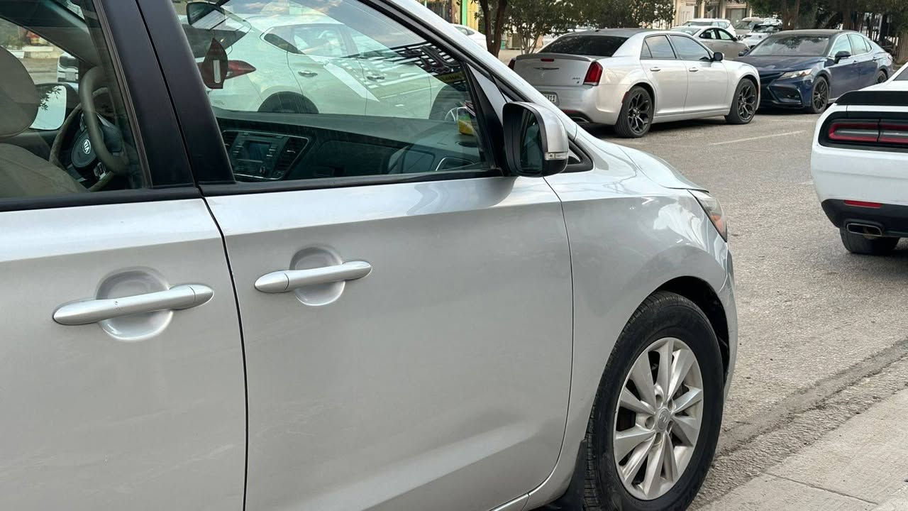 السلام عليكم سيدونا 2016 مواصفات كشن كهرباء بيبات كهرباء تحكم ستيرن مكينة 35000 رقم أربيل
***********
