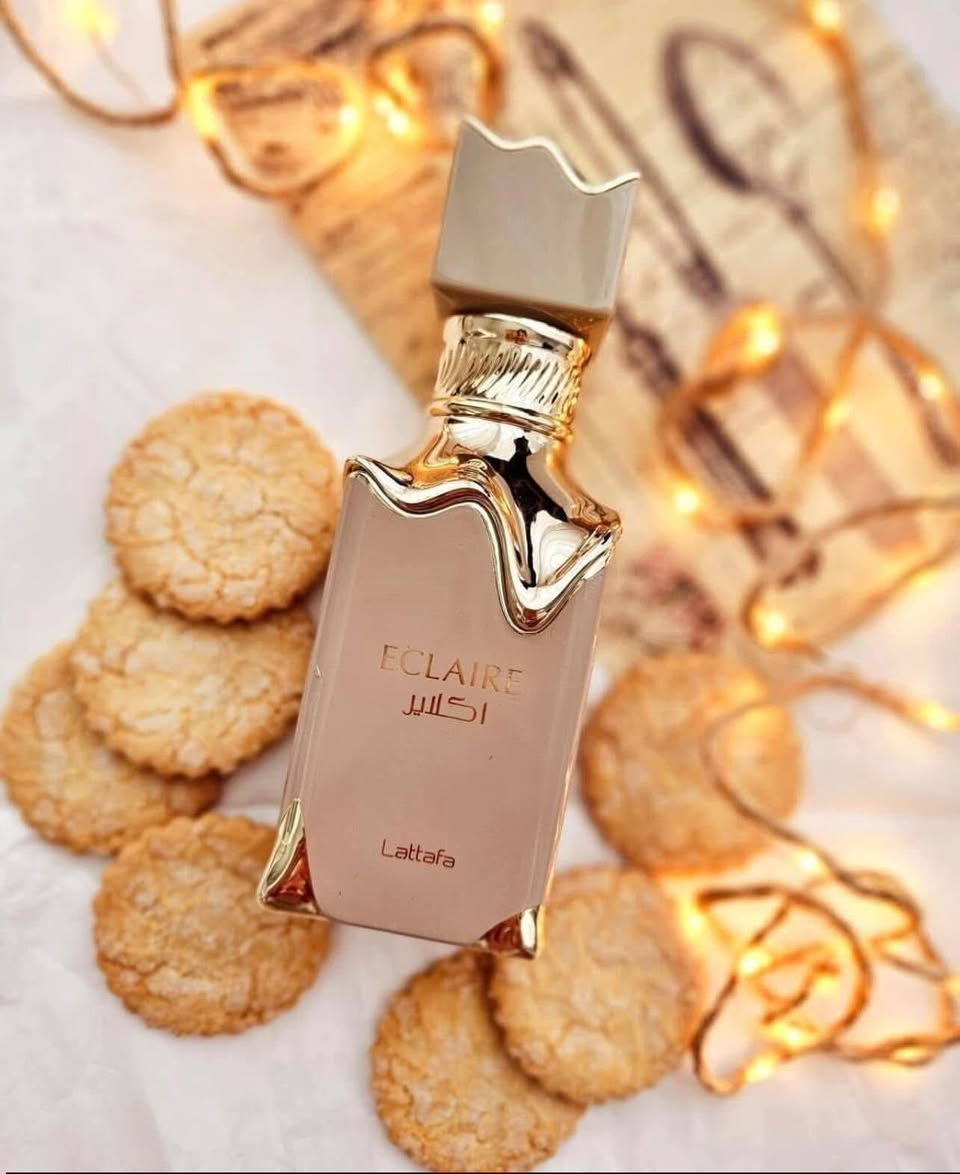 تم التكرار

عطر اكلير من لطافة أو دو برفوم نسائي 100 مل 

Lattafa Eclaire Eau de Parfum Spray for Women, 3.4 Ounce
عطر زهري - فواكه - جورماند للنساء . 

هذا عطر جديد Eclaire صدر عام 2024. 

ملاحظات العطر:

إفتتاحية العطر 
الحليب, الكاراميل و السكر; 

قلب العطر 
العسل و الزهور البيضاء; 

قاعدة العطر 
تتكون من الفانيليا, حلوي اللوز و المسك.

يفتتح العطر بنفحات عليا من الكراميل والحليب والسكر تأسر الحواس بحلاوتها الغنية والكريمية. 

في القلب ، تتشابك الزهور البيضاء الرقيقة مع العسل الذهبي ، مما يخلق باقة من الزهور والعسل. 

عندما يستقر العطر ، تظهر المكونات الأساسية للفانيليا والبرالين والمسك ، مما يلفك في احتضان مريح من الفانيليا الكريمية وحلوى البرالين الجوزية والمسك المخملي.

 #لانكوم #أيدول #تخفيضات #نسائي #لايك #عرض #بصره #رجال #فواحة #بغداد #عروض #عطور #مغري #ضمان #شباب #العراق #شاهد #عطر #فيسبوك #رجالي #اورجنال #بنات #اصلي #فرنسا #ترند #خصم #اربيل #انثوي #جميل #السليمانية


**إذا كنت صاحب هذا الإعلان وتريد حذفه لأي سبب، رجاءا أرسل رسالة إلى الدعم الفني**
