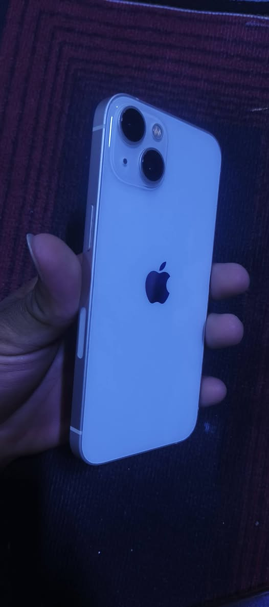 أيفون 13عادي نموذجM. للبيع او المراوس حسب القناعه. سعره 350وبيه مجال 
ذاكره١٢٨. بطاريه ٨٠ اصليه مامبدله. 
شاشه مبدله اصليه تلث خيارات مال تفصيخ كسر فقط بالكلاسه 
متواجد واتساب وفيس. ***********
