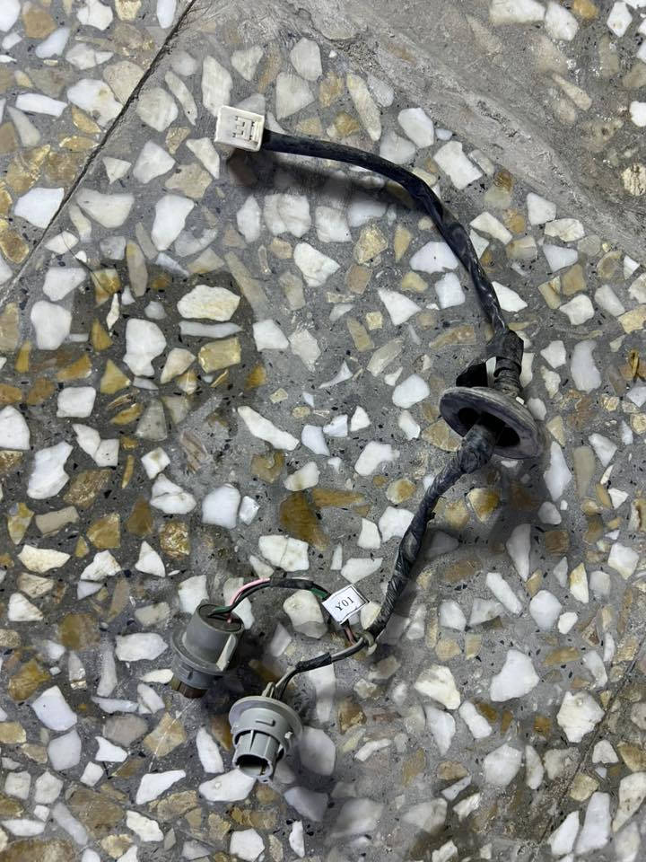 سلام عليكم من رخصت لادمن غراض النترا17و18بس البطاين مال 19و20 الباقي كله مال17و18المكان بغداد بس هذني عندي***********
