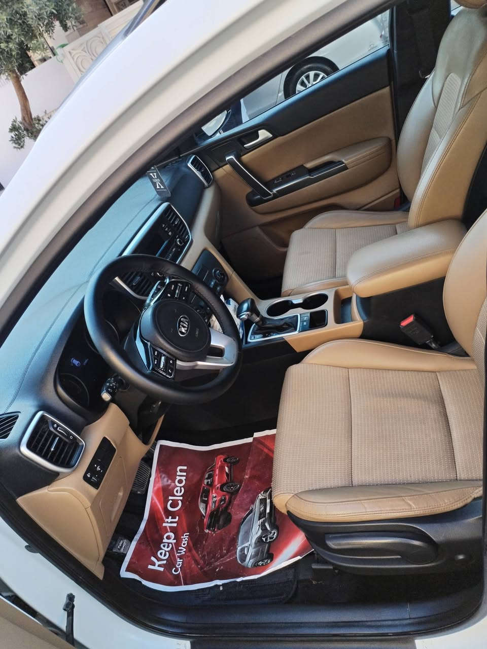 السلام عليكم
سبورتج ٢٠١٩خليجي ماشيه ٥٦ حقيقي عل الفحص مواصفات تحكمات جهتين مري كهرباء َمحرك ٢٠٠٠ دوش انضمه قياده كير ومحرك وصدر كله عل الشركه كلشي ممفتوح بيه حته فيت بم عل الشركه سياره جديده وناعمه بالمشي بيه رصعات خفيفه ثلات مكانات السونر منشور سعره ١٩٨ مكانه السيديه تلفون ***********
