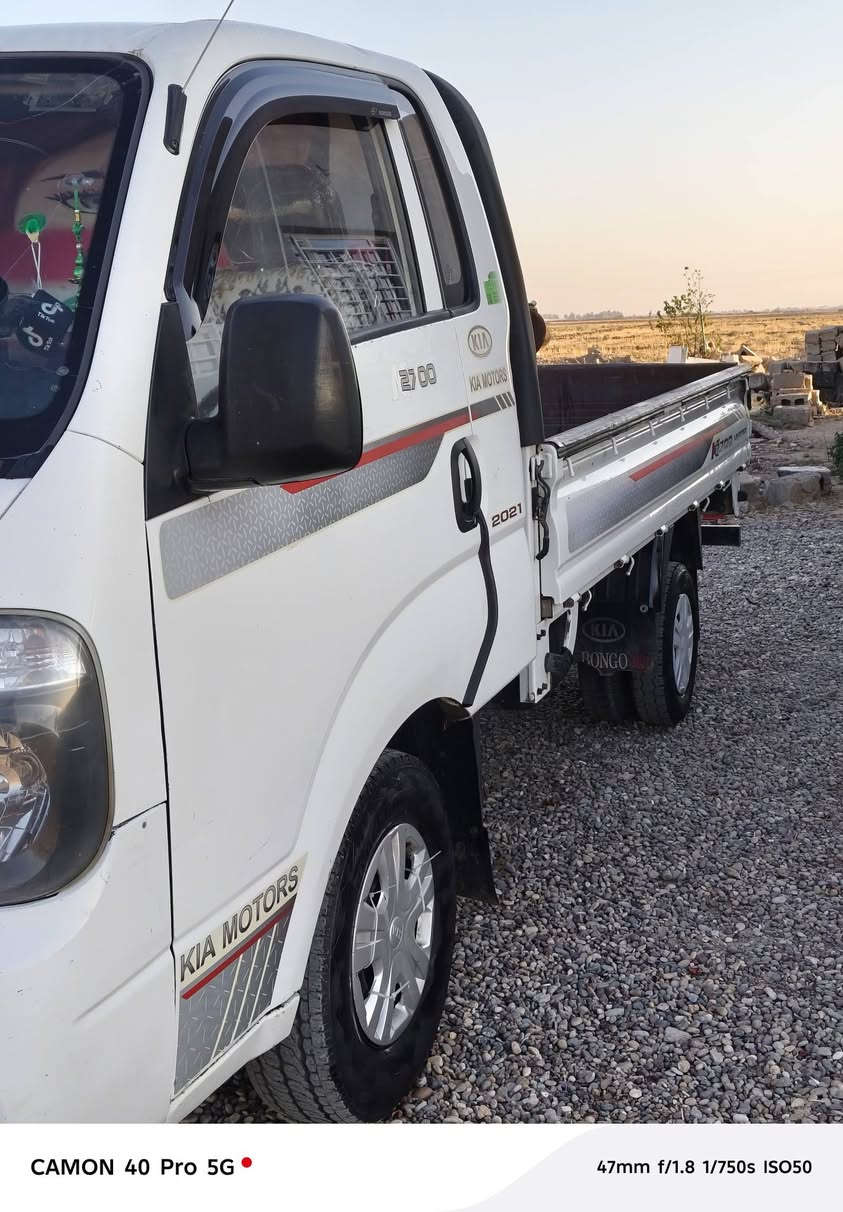 سلام عليكم. كيه 13.رقمه دولي شرط التحويل شاصي شرط محرك قبل شهر عمرتو بيدي كير شرط تواير جدد سياره الف دينار ما تصرف عليه مراوس يرهم مع كولا السعر 115وبيه مجال  رقم الهاتف ***********
