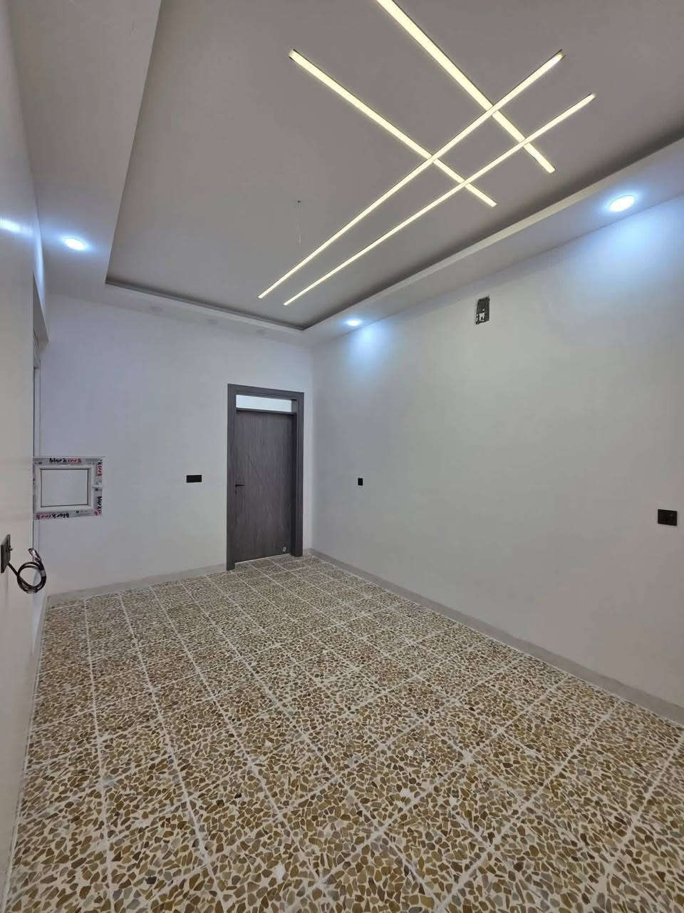 💯للبيع...for sale...للبيع💯
دار بناء حديث 2025 #معزول_عزل_تام
#موقع حي السماح الثانيه المربع الذهبي
#مساحة 110م واجهة 5.5م خمسة ونصف
🏨يتكون من طابقين معزول الطابق الاول عن الثاني
#طابق_الاول كراج مطبخ استقبال هول غرفت نوم صحيات
#طابق_الثاني مطبخ استقبال هول غرفت نوم صحيات بيتونه
#الدار_مصمم_على_الطراز_الحديث
سند طابو الزهور ملك صرف بأسم صاحبه الشرعي 
_________________
 مراجعة مكتب عمار الهزاع لتجارة العقارات الكائن في حي السماح سايدين بانزيخانة المشاعل قرب جامع طه 
📞***********
📞***********
